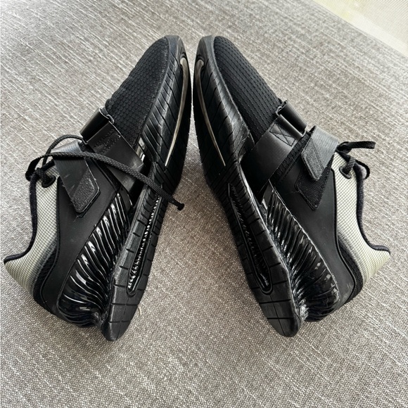NIKE ROMELOS 4 WeighLifting ATHLETIC SHOES - Picture 6 of 11